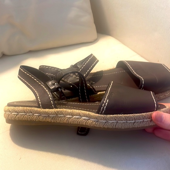 Only worn a few times no damages - like new Prada brown sandals, size 7 - Picture 2 of 3